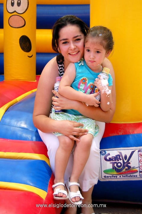 FESTEJO.  Cecilia y Aymé.