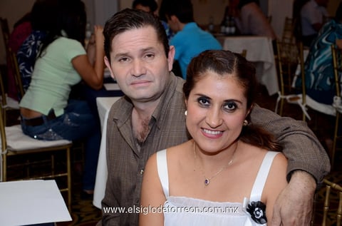 LUIS SáNCHEZ  y Laura Banda.