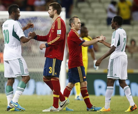 España logró avanzar a semifinales como primer lugar del Grupo B.