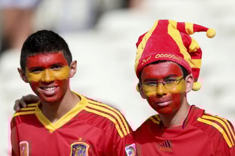 Aficionados llenaron de color el estadio Castelão.