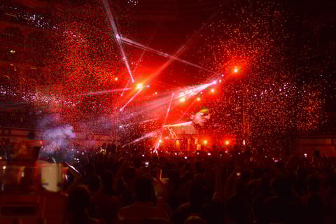 Toda una fiesta se vivió en la presentación de Steve Aoki en Torreón. (Cortesía Jorge Samaniego)