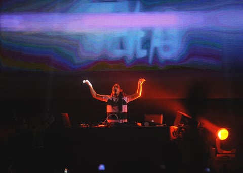 Laguneros 'enloquecieron' con la presentación del DJ Steve Aoki en el Coliseo Centenario de Torreón.