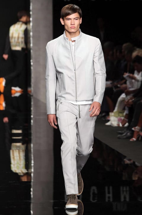 El diseñador británico John Richmond deslumbró con su propuesta durante la presentación de su colección masculina para la primavera/verano 2014 dentro la Semana de la Moda de Milán.