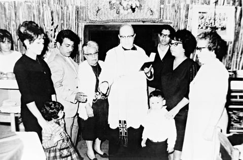 JAIME  Rodríguez Santoscoy en la inauguración del restaurante La Majada, acompañado de sus familiares, en septiembre de 1966. Ofreció la bendición el Señor Obispo Fernando Romo Gutiérrez.