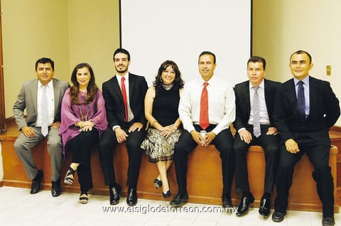 CéSAR  Montelongo, Paty Espadas, Miguel Giacomán, Sofía Cárdenas, Damián Gallardo, Alejandro Ordaz y Juan Carlos Herrera, quienes forman parte de la dirección del Club Toastmasters Emprendedores Laguna.