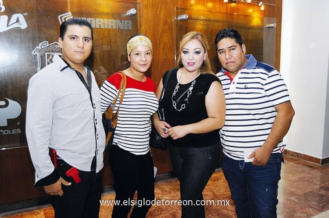 EN PAREJAS.  Iván, Valeria, Blanca y Christian.