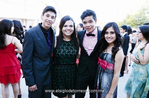Víctor, Ana Sofía, Juan y Cecilia.