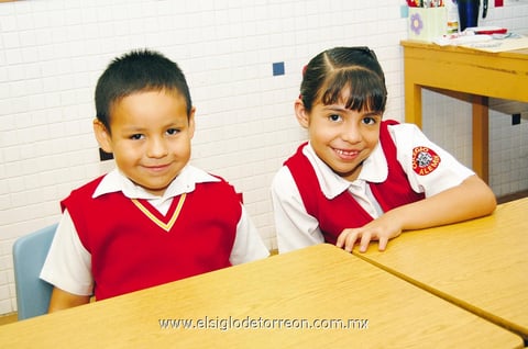 EN EL COLE.  Luis Gabriel y Ana Sofía.