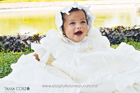LA PEQUEñA  Victoria Valentina Ramírez Rosales, recibió las aguas bautismales el día 15 de junio de 2013, en punto de las 16:00 horas en la Capillanía de la Guadalupana.