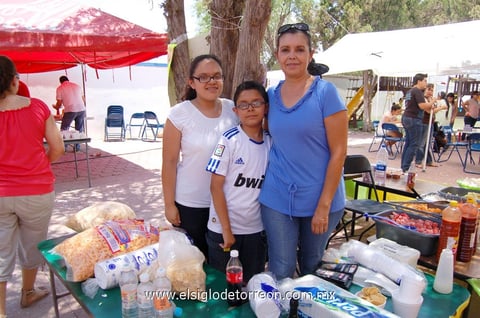 Milagros, Fernando y Esmeralda.