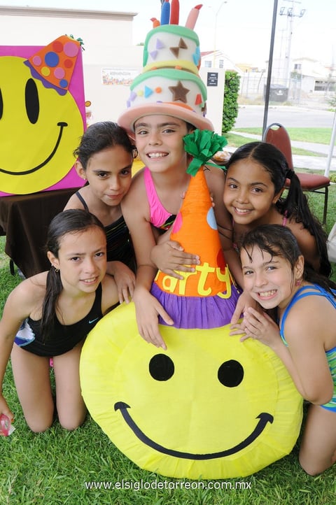 Marcela Jardón con Ana Carmen Dieguez, Natalia Sánchez, Katia Ortega y Andrea Prado.
