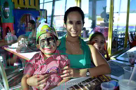 MARTHA ROBLES  y Jacqueline Goytia.