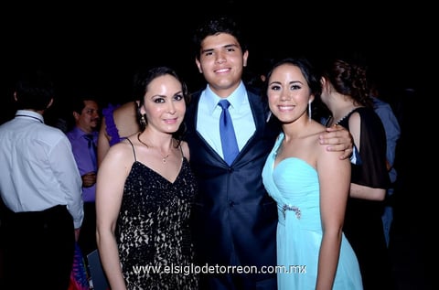 GABRIELA,  Alan y Luisa.