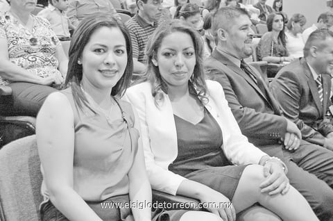 FINALIZAN ESTUDIOS.  Karina y  Claudia.