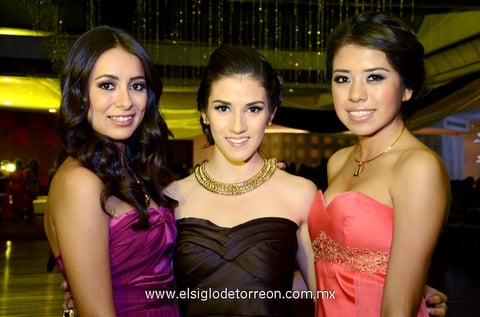 ANDREA,  Gisela y Karla.