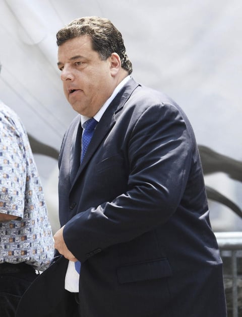 El actor Steve Schirripa a su salida a la Catedral de San Juan el Divino, donde tuvo lugar el funeral por el actor James Gandolfini.