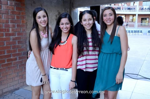 MARíA,  Mayra, Michelle y Daniela.