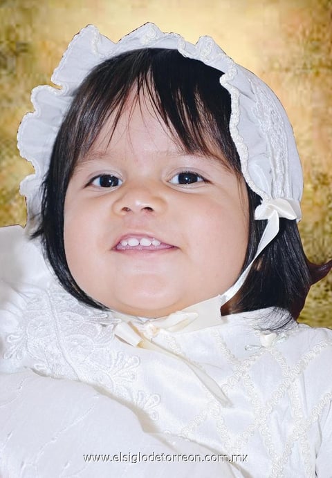 LA PEQUEñA  Liah Adilene Lozano Ávila recibió las aguas bautismales.