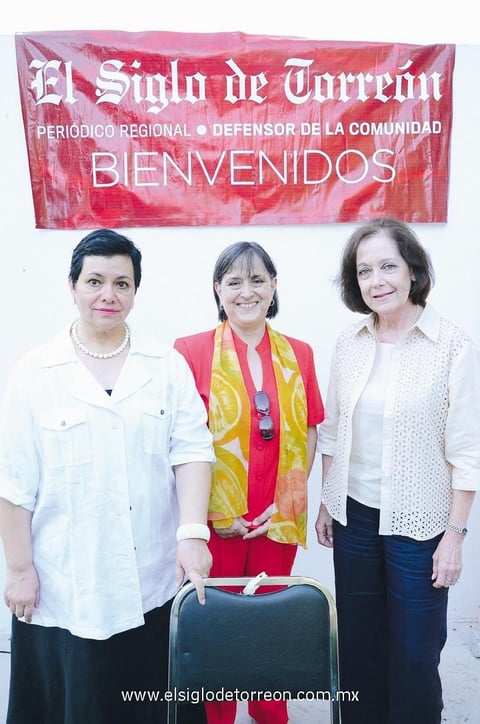 GUADALUPE  Villa, Silvia Castro y Graciela Altamirano.