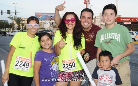 NEAL,  Gerardo, Zumiko, Naomi, Román y Claudia.