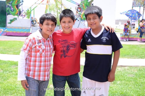 CéSAR,   Óscar y Toño.