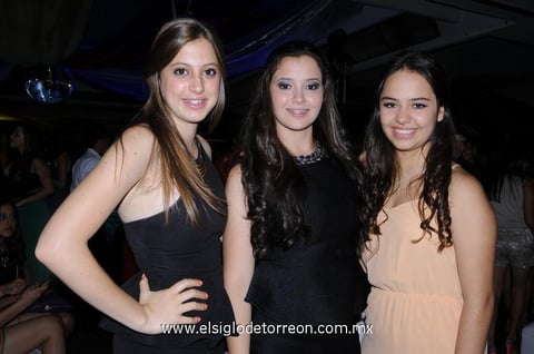 ANA,  Pau y Mariana.