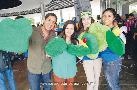 Andrés, Lucila, Sara y Daniela.