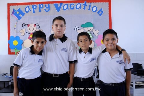 Adrián,  Naim, Gilberto y Diego.
