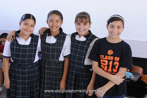 Victoria,  Karla, Sara y Mariana.
