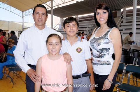 DESPEDIDA DE SOLTERA.  Mara Gabriela se casará pronto por lo que le fue ofrecida un prenupcial el cual estuvo organizado por Myrna Lozano de Gámez.
