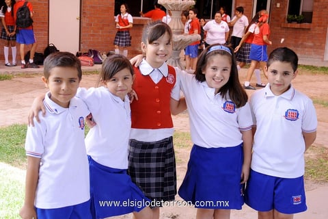 Fernando,  Geraldine, Jaqueline, Daniela y Jaime.