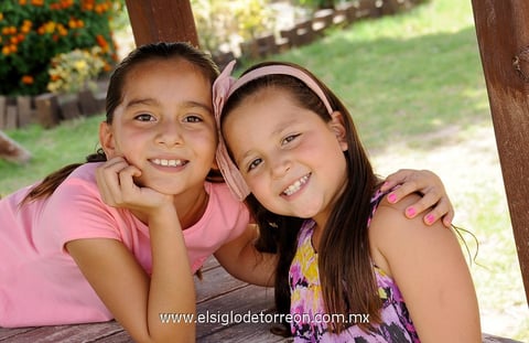 Fernanda  Muñoz y Sofía Leal.