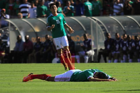 Los demás minutos fueron la exhibición del mal funcionamiento que ha tenido el equipo en éste y en casi todos los partidos que van del año, sin nada de entendimiento y coordinación, pero eso sí, perdidos en la cancha. (Jam Media)