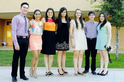 SOCIEDAD DE HONOR.  Benjamín, Karla, Martha, Pamela, Sofía, Miguel y Valeria.