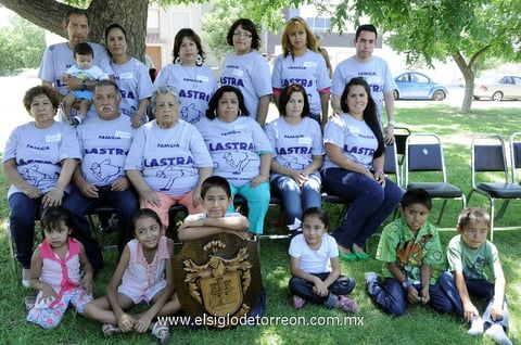 SE REúNEN.  Familia Chávez Lastra.