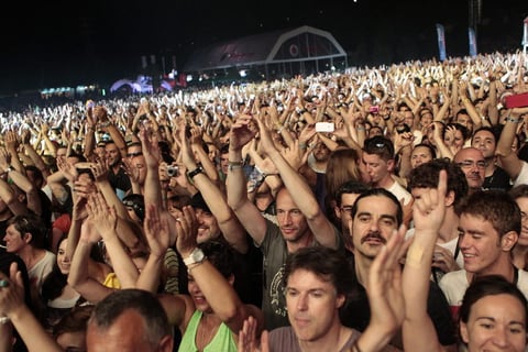 Este año, el festival consiguió por tercer año consecutivo atraer a más de cien mil personas a lo largo de tres intensos días de música en directo y en los que la jornada del sábado, con la actuación de la banda estadounidense Green Day, congregó el mayor número de público.