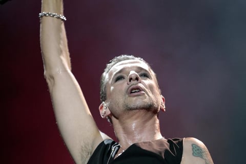 Los asistentes acompañaron y disfrutaron de la voz de Dave Gahan, vocalista de la banda británica.