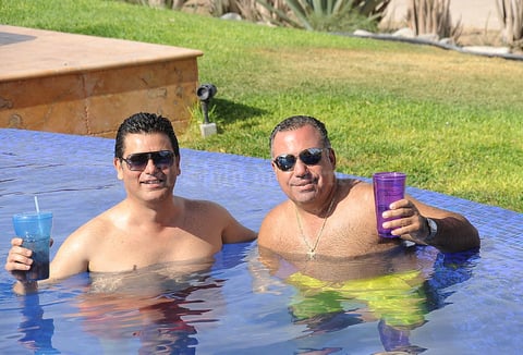 14072013 TARDE DE ALBERCA.  Paulo y Jaime.