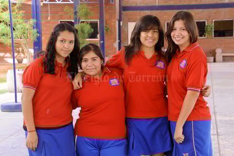 13072013 CIERRE DE CICLO.  María Fernanda, Olivia, Miriam y Sarahí.