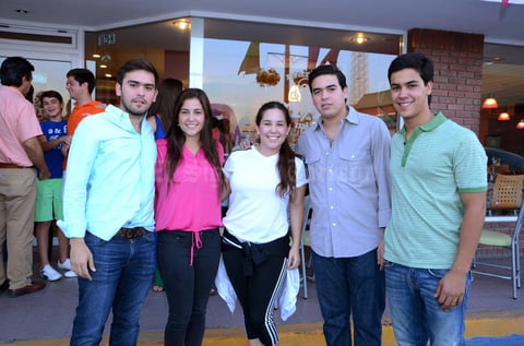 HéCTOR,  Cristina, Lorena, Lázaro y Pepe.