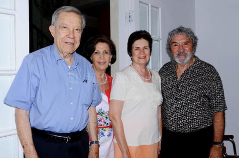 José Manuel,  Luis Dugay, Gerardo Javelly, Karla y Tere Silva de Javelly.