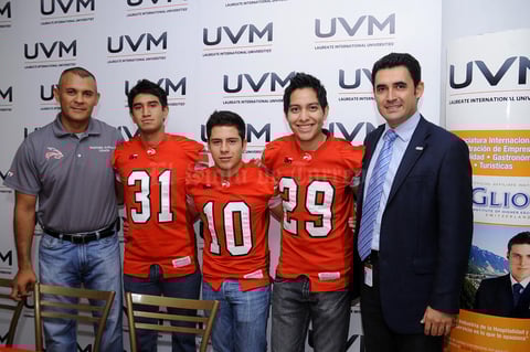 Radamés Carrillo,  Rubén Favela, Sebastián Armijo, Luis Ballesteros y Ángel Francisco Fernández.