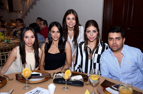SOFíA,  Miriam, Rosy, Paola y Jorge.