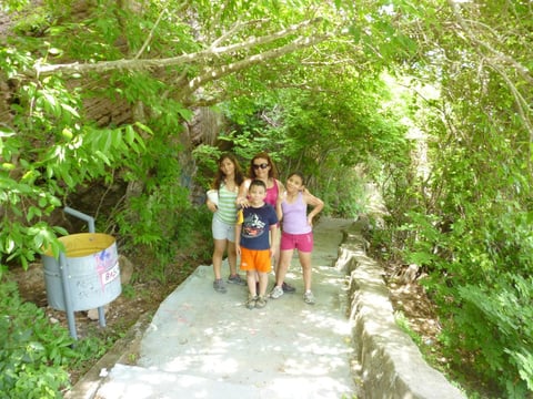 Ana Lilia y Abby Quiroz en El Jardín de San Marcos en  Aguascalientes.
