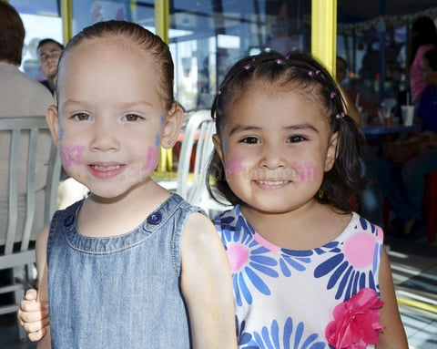 Prisci y Camila.
