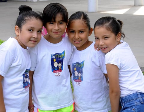 Eli,  Sofía, Daniela y Mariel.