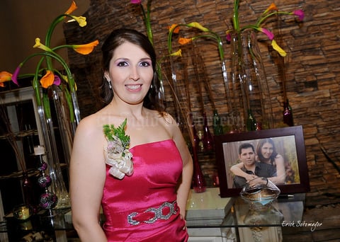 Srita.  Verónica Sánchez Martín lució radiante en su despedida de soltera.- Érick Sotomayor Fotografía