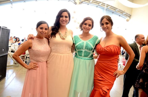 ANGéLICA,  Mónica, Ayla y Denisse.