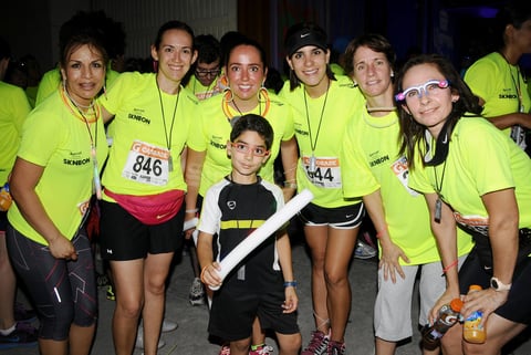 CORREN Y SE DIVIERTEN.  Lidya, Adriana, Alma, Daniela, Lily y Marcela.