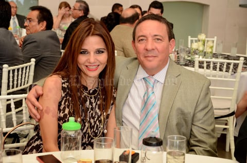 17072013 MIRNA  y Mauricio.